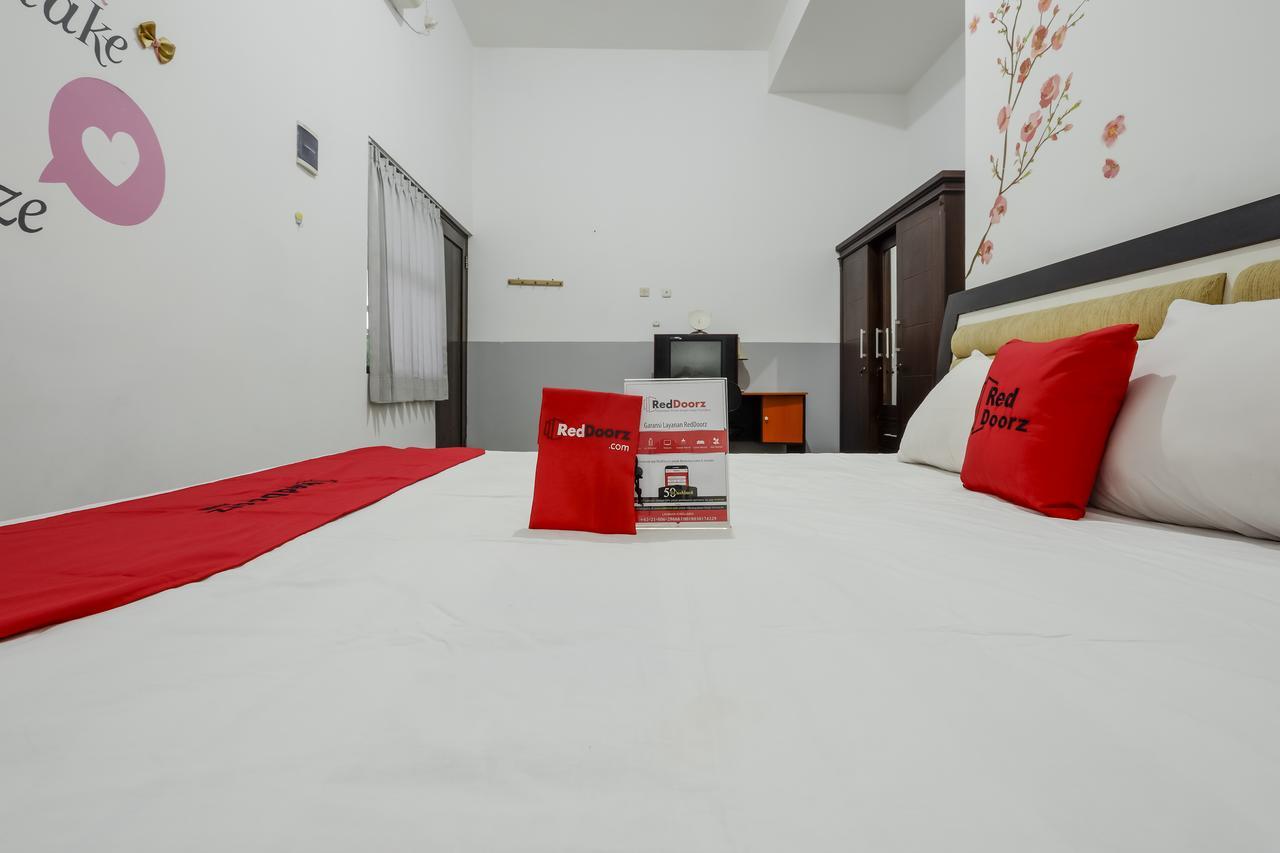 Reddoorz @ Prambanan Timur Raya Semarang Exterior foto